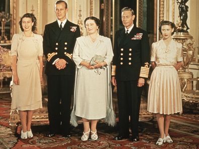 31 Photos of Queen Elizabeth and Princess Margaret Being PYTs