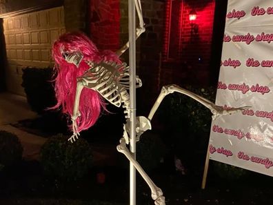 Stripper skeleton display for Halloween