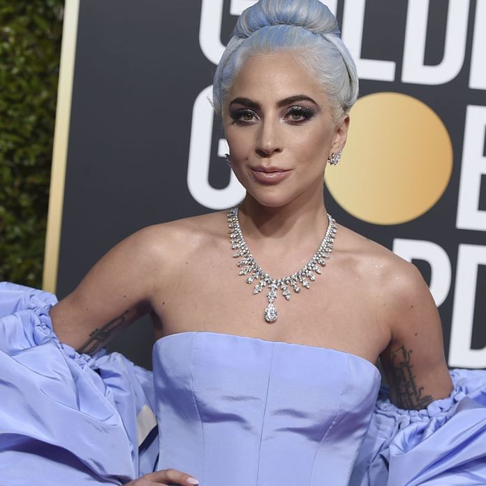 Golden Globes 2019: Lady Gaga's dress homage to Judy Garland - 9Style