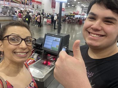 jo abi and son giovanni shopping at costco bulk buying