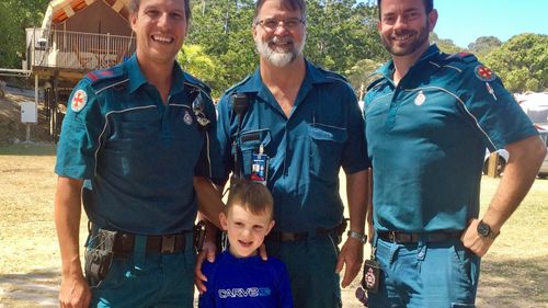 Queensland snake bite victim's chance reunion with paramedics