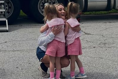 Jamie Lynn Spears said: "I think we could all use a big hug right now, especially from the 2 sweetest & cutest tv daughters to ever exist." Just hours before the arrest of her sister.