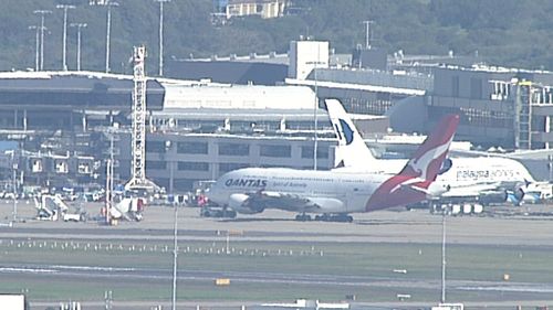 Qantas plane makes unscheduled stop in Sydney following mechanical issue