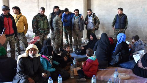 More than 4000 flee as Syria regime advances into east Aleppo