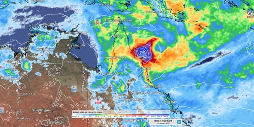 Forecast accumulated 24-hour rainfall and mean sea level pressure at 4pm AEST on Monday, January 10, according to the ECMWF model.