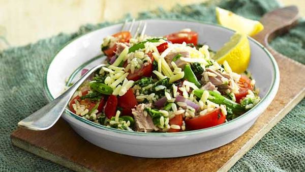 Weight Watchers' spinach and tuna rice salad