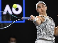 Barty off to dream start 