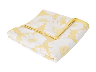 Daisies towel — Kmart