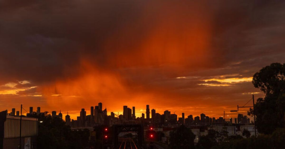 Temperatures  hitting 34 degrees at night bring health risks after dark