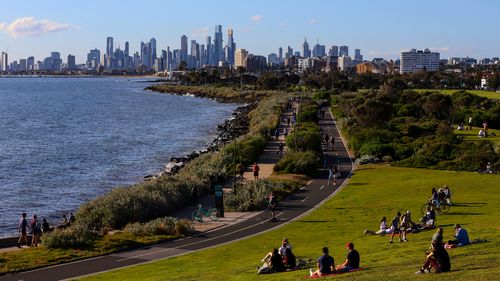 MELBOURNE, AUSTRALIA - SEPTEMBER 23: A general view of the city of Melbourne from Elwood Beach on September 23, 2021 in Melbourne, Australia. Victoria has recorded 766 new COVID-19 cases, the highest number of new cases in the community since the current Delta variant outbreak began. There have also been four deaths recorded in the last 24 hours.  (Photo by Diego Fedele/Getty Images)