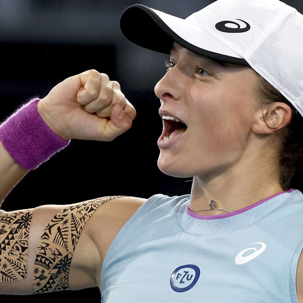 Iga Swiatek Wins Wta Adelaide International Beating Belinda Bencic In Final