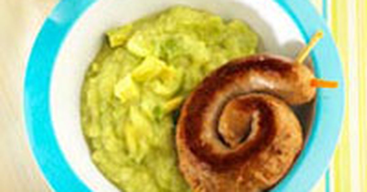 Sausage snakes on avocado-potato mash - 9Kitchen