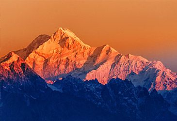 Which Himalayan mountain is the tallest peak in India?