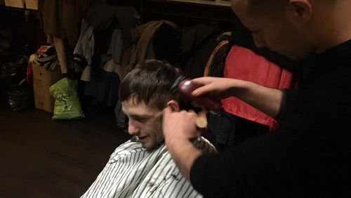 A hairdresser donated their services to cut guests' hair. (Twitter/ Old Nags Head)
