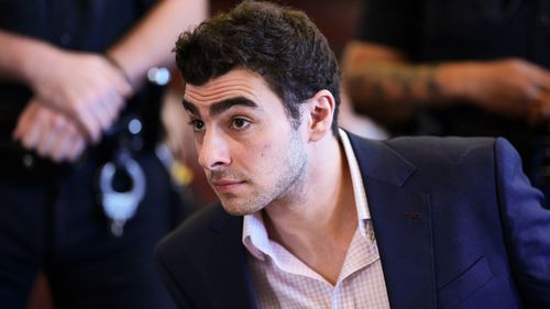 A Minnesota man was arrested and charged with impersonating an FBI agent after he tried to enter a federal jail and release suspected murderer Luigi Mangione