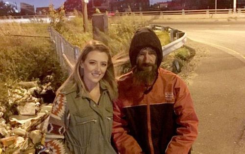 Kate and Johnny at the side of the road where she broke down in Philadelphia. Picture: GoFundMe