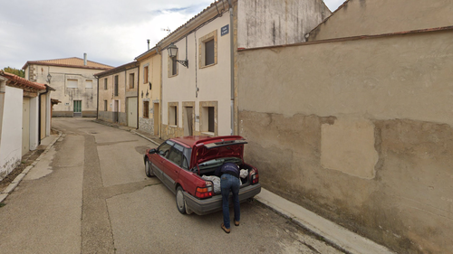 Google Maps car snaps man stuffing body in boot in Soria, Spain