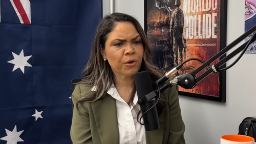 Jacinta Price è apparsa nel podcast Two Worlds Collide. 