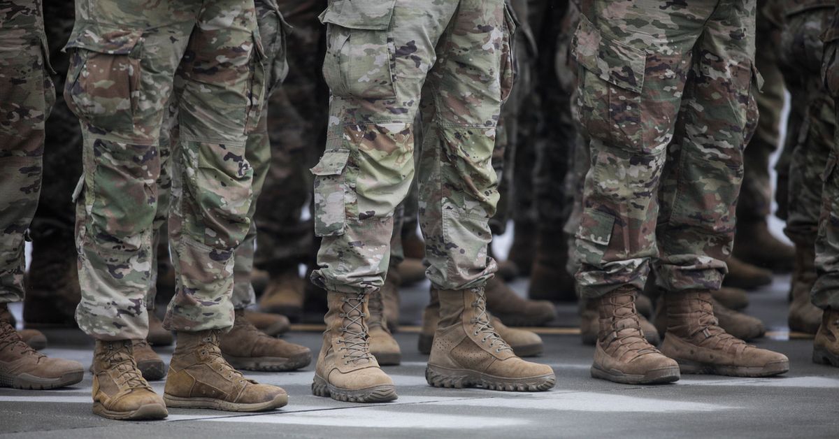 US to automatically register young men into military draft