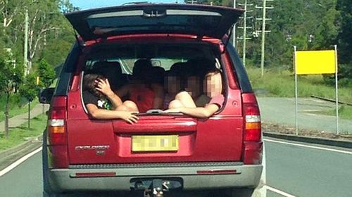 Driver loses licence after photo of five unrestrained kids in car