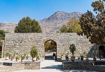 The first emperor of which empire founded Kabul's Gardens of Babur?