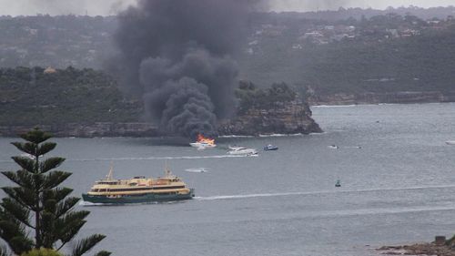 Emergency crews are en route to boat fire near Middle Head. (Twitter, @laudrans)