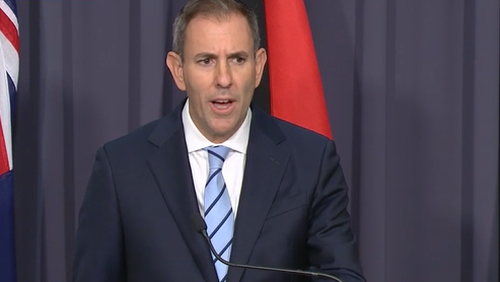 Il tesoriere Jim Chalmers ha affermato che l’escalation del conflitto in Medio Oriente ha contribuito all’inflazione, che era già diretta verso acque agitate.