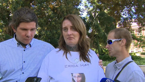 Família de Erica Hay fora da Suprema Corte de WA 