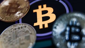 Bitcoin continues to trade around the $20,000 mark, as the cryptocurrency sell-off shows little sign of abating.