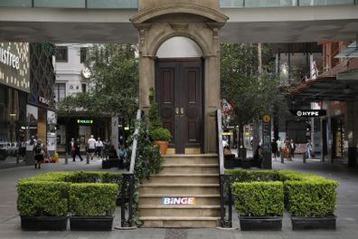 Friday, December 17, 2021: And Just Like That... Carrie Bradshaw's apartment stoop replica arrives in Sydney, Australia. At Pitt St Mall to celebrate the new season of Sex and the City on Binge
