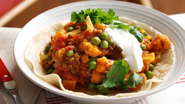 Quick cauliflower and pea curry
