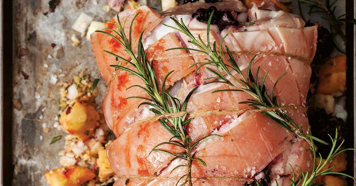 Roast pork with apple and blackberries - 9Kitchen