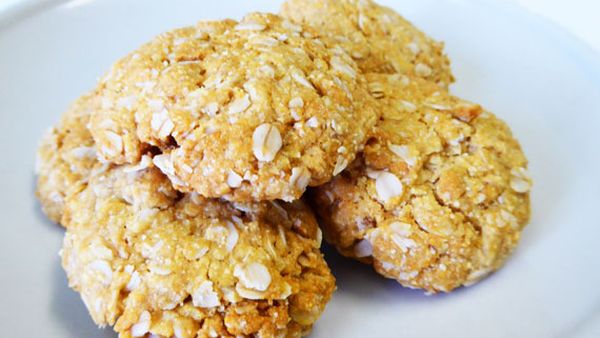 Healthy Anzac biscuits