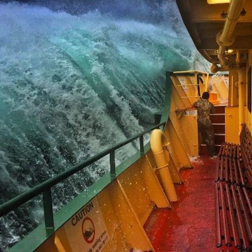 A deck worker on the Manly ferry caught the moment an enormous wave crashed alongside the boat. (Instagram: @ihaig72)
