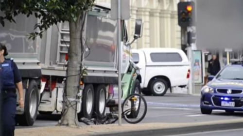 Cyclist dies in hospital after being hit by truck in Geelong