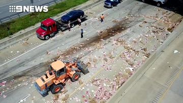 9RAW: Pizza truck crash leaves supreme mess on US motorway