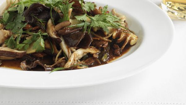 Stir-fried chicken and Chinese mushrooms