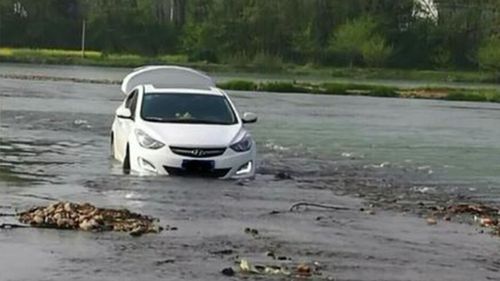 Man following GPS instructions drives car into Chinese river 