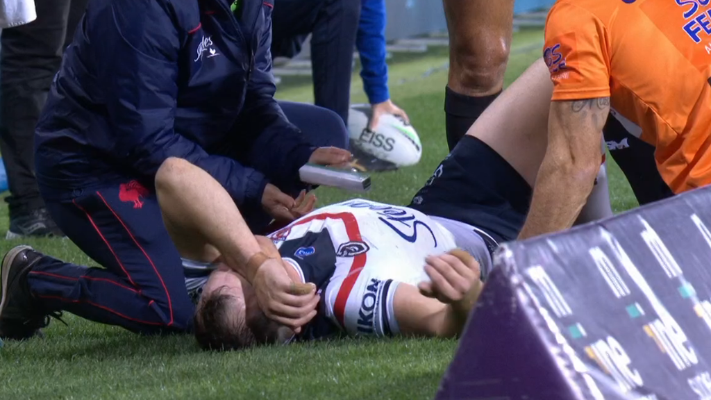 Nrl 21 Brett Morris Consoled By Josh Morris After Injury In Sydney Roosters Win