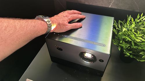 Proiettore Hisense C1.