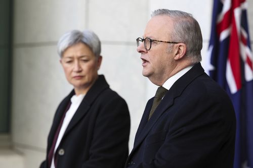 O ministro de Relações Exteriores, Penny Wong, e o primeiro -ministro Anthony Albanese dizem a Austrália e reconhecem o estado da Palestina.