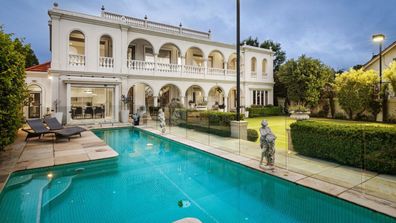 16 Head Street, Brighton Roman style property mansion luxury pool