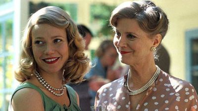 <p>Gwyneth Paltrow and Blythe Danner</p>
