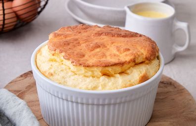 Goat's cheese souffle with cheesy sauce