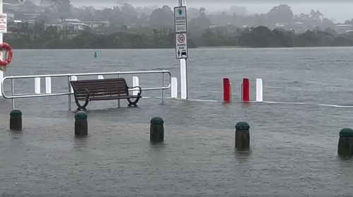 Landslide 'the size of a house' cuts off coastal community of Mallacoota as wild weather lashes Victoria - 9News