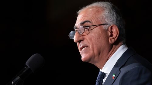 Iranian opposition leader Reza Pahlavi speaks during a news conference on Friday, Jan. 16, 2026, in Washington. (AP Photo/Mark Schiefelbein)