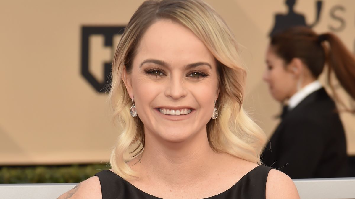 Orange Is The New Black Star Taryn Manning Engaged To Girlfriend Anne Cline 9celebrity