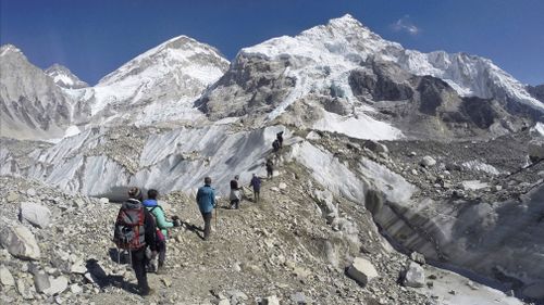 190503 Mount Everest clean up campaign bodies found News World