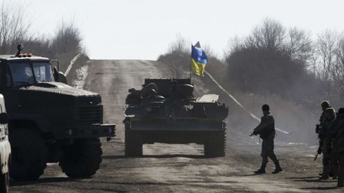 Ukraine troops pull out of besieged town of Debaltseve