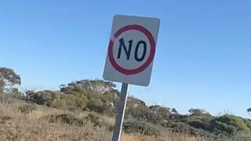 A 110km/h speed sign has been vandalised to read No ahead of the Voice referendum.